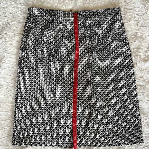 Classic Black & White Skirt, High Waist - Picture 6 of 6